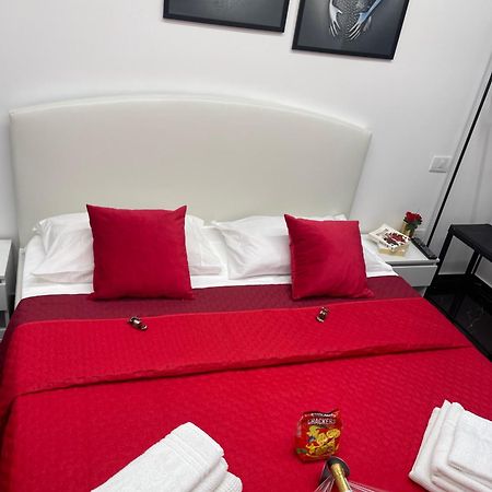 Hotel Lux House Naples Airport Zewnętrze zdjęcie