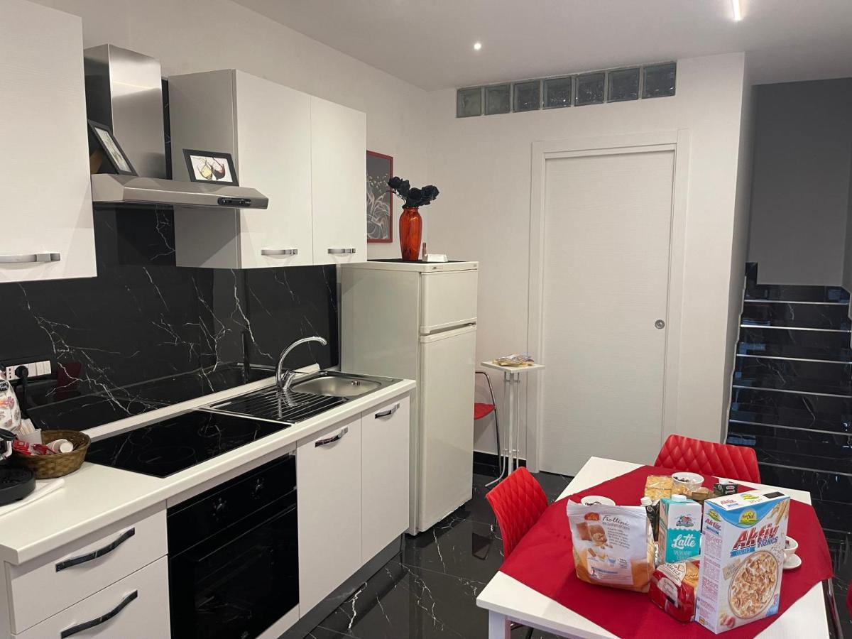 Hotel Lux House Naples Airport Zewnętrze zdjęcie