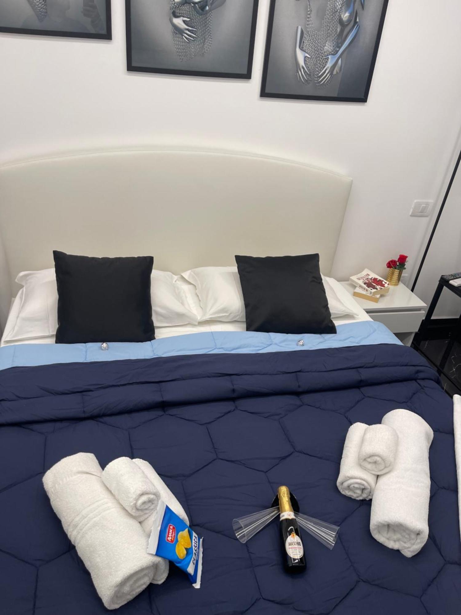 Hotel Lux House Naples Airport Zewnętrze zdjęcie