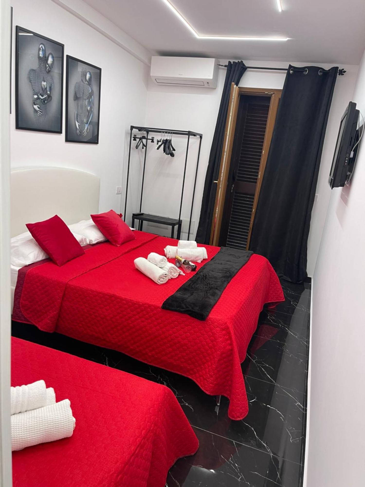 Hotel Lux House Naples Airport Zewnętrze zdjęcie