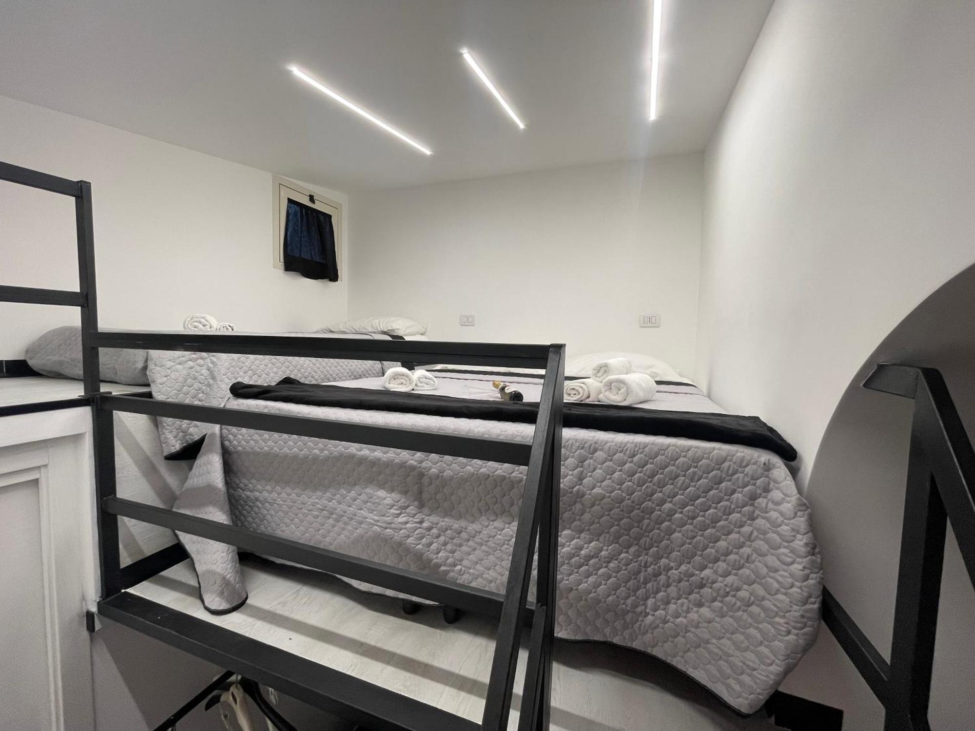 Hotel Lux House Naples Airport Zewnętrze zdjęcie