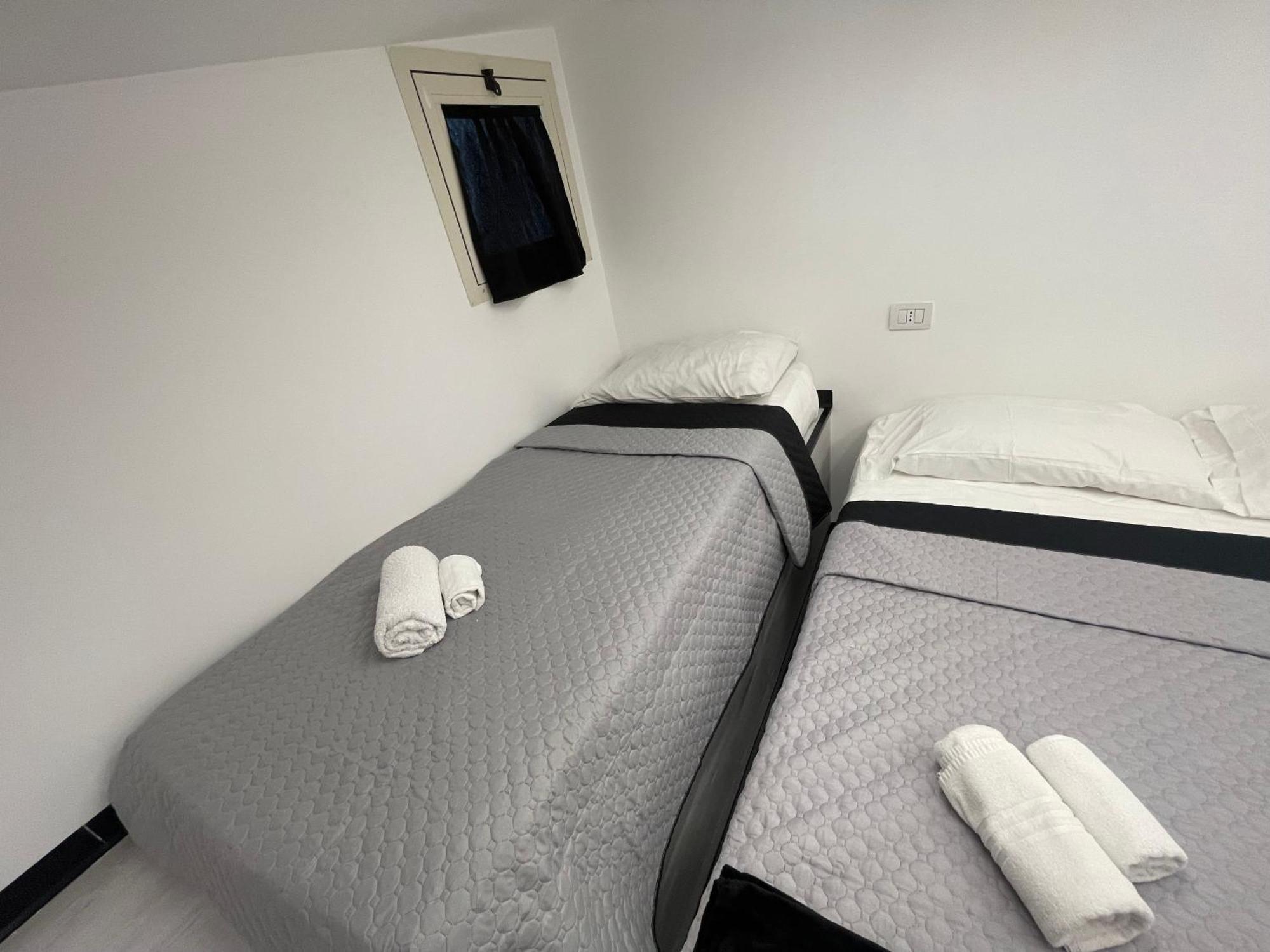 Hotel Lux House Naples Airport Zewnętrze zdjęcie